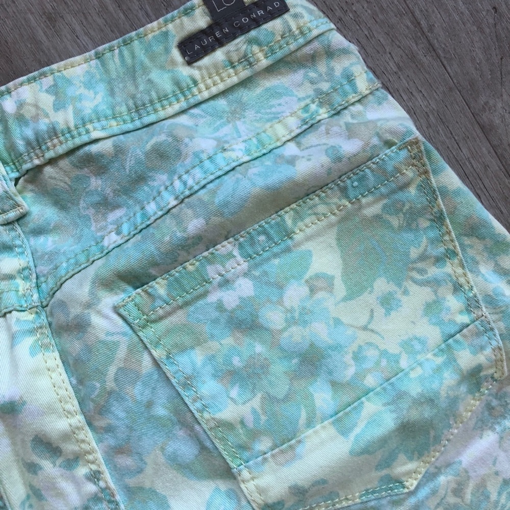 Spring Print LC Jeans - Picture 4 of 5